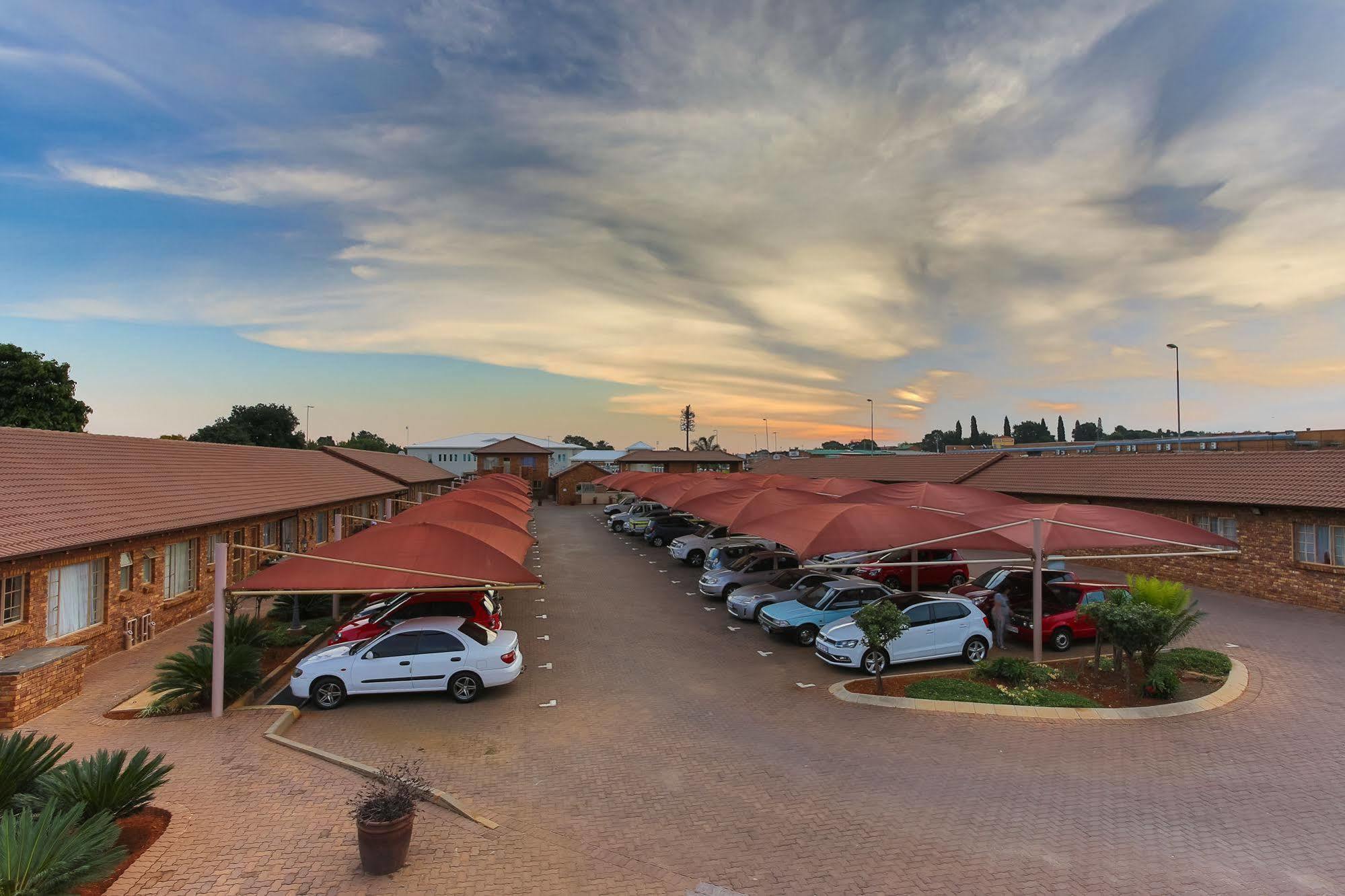 Rudman Townhouses - Or Tambo Airport Boksburg Zewnętrze zdjęcie